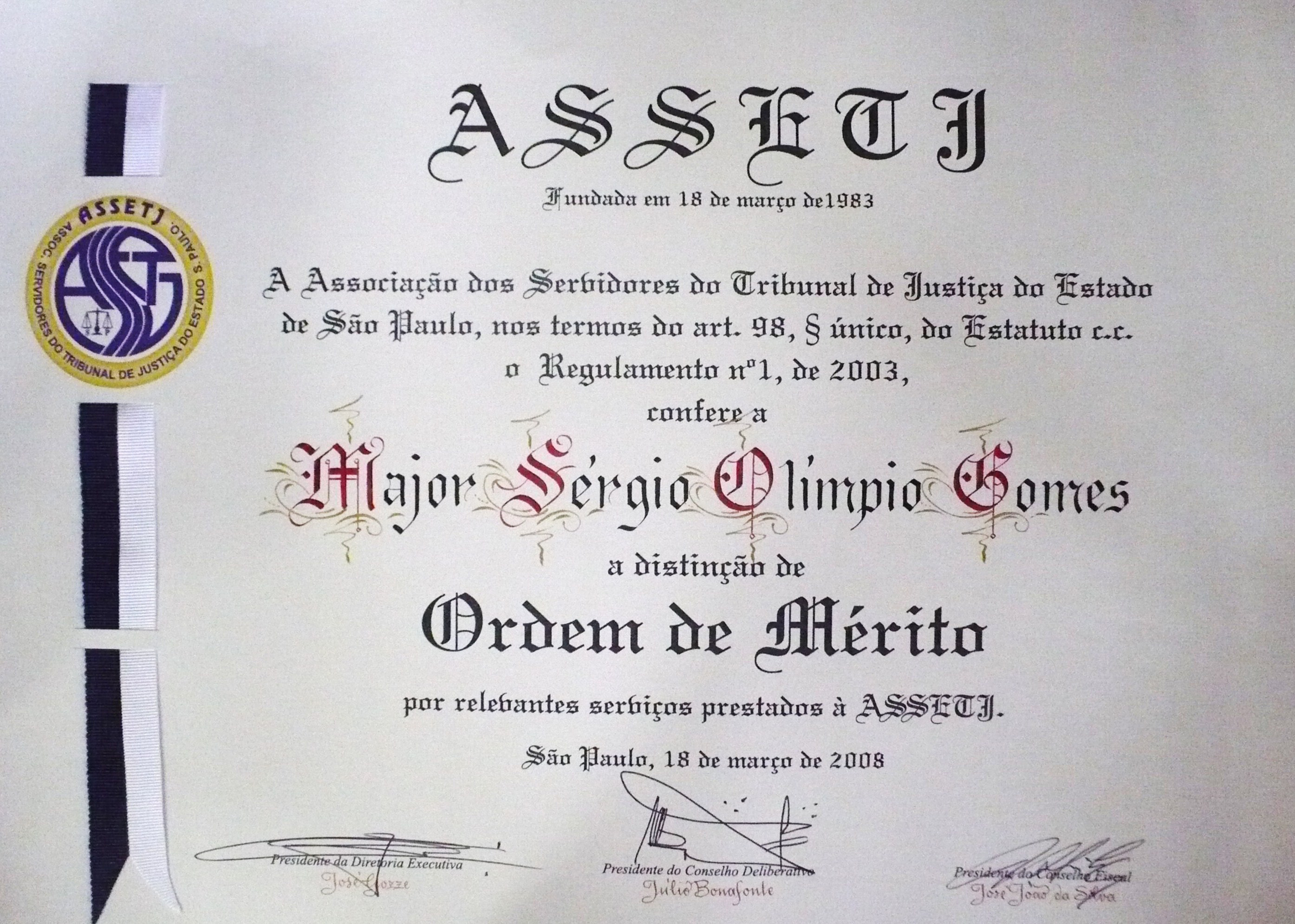 Diploma de Ordem de Mrito da Assetj foi concedido ao deputado Olmpio Gomes<a style='float:right;color:#ccc' href='https://www3.al.sp.gov.br/repositorio/noticia/04-2008/OLIMPIO SERVIDORES TJ.jpg' target=_blank><i class='bi bi-zoom-in'></i> Clique para ver a imagem </a>